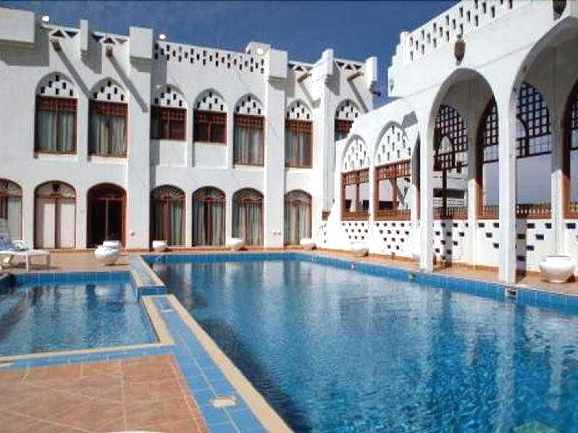 Ghani Palace Hotel Salmiya Exterior photo